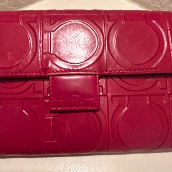 Ferragamo Long Wallet Red Gancini Embossed Logo Leather Travel Organization Bold - Picture 3 of 11